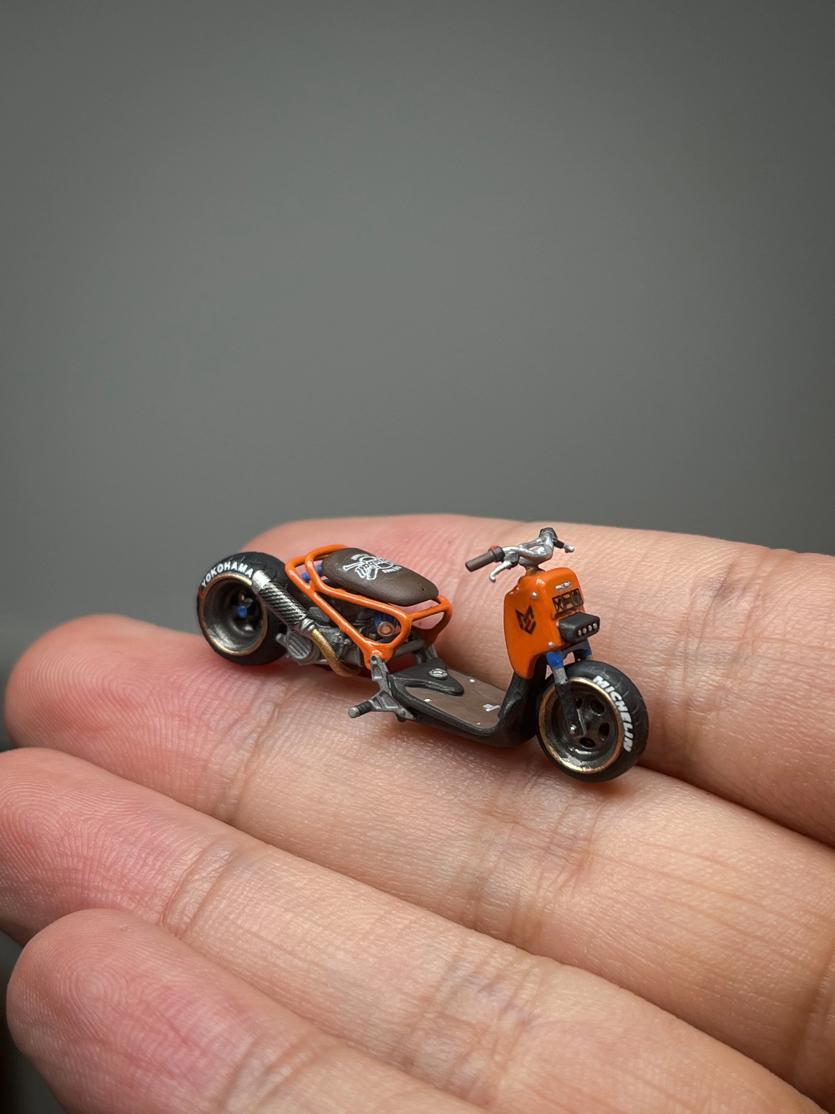 1/64 Scale Japanese Zoomer Original Hella Flush Modified