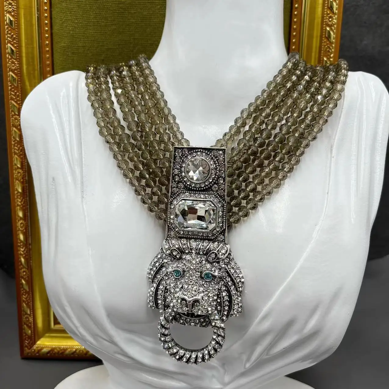 

Qingdao Heavy Industry Retro Style Necklace Artistic Glass Multi-Layer Standard Relief Western Necklace