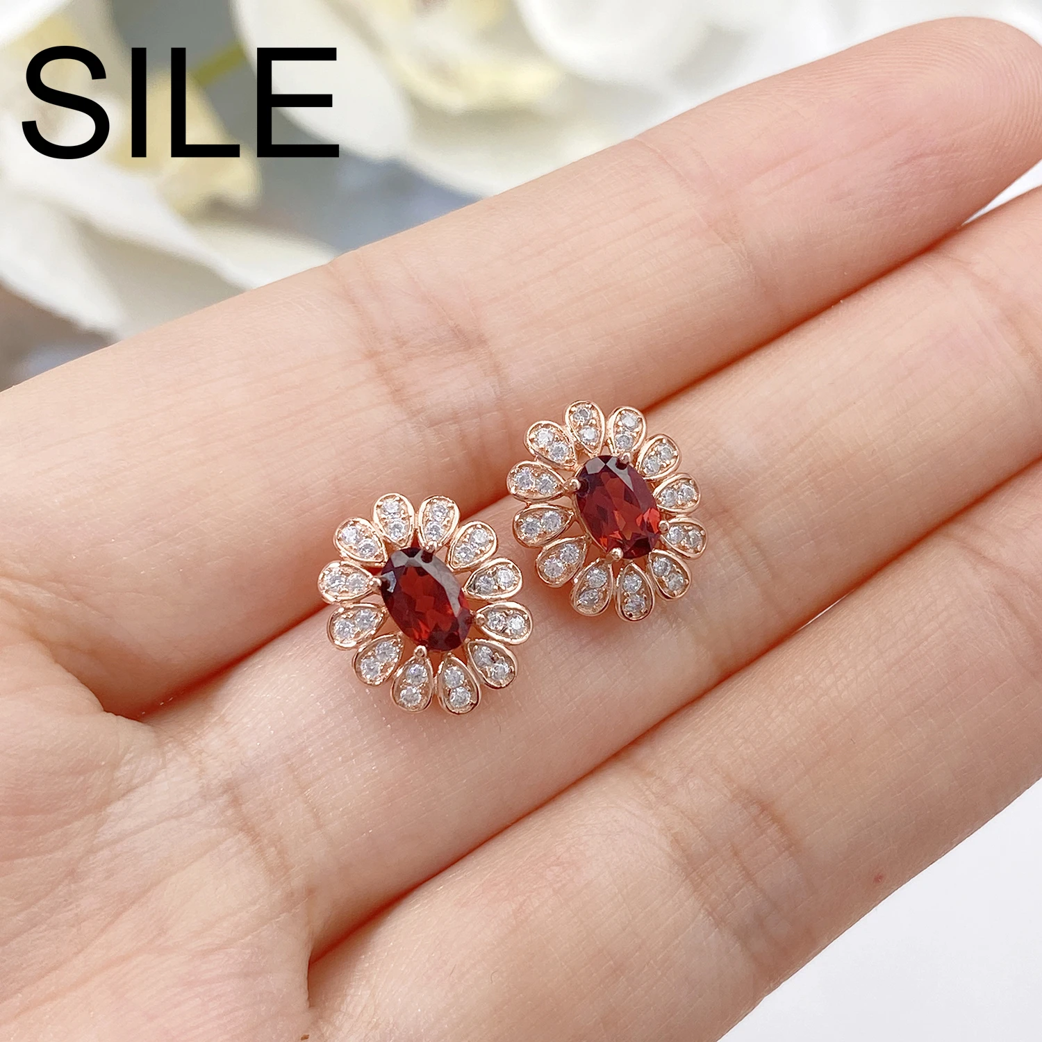 

SILE Luxury Mini Gemstone Stud Earrings 18K Rose Gold Filled 925 Sterling Silver Natural Red Garnet CZ Flower Earrings Jewelry