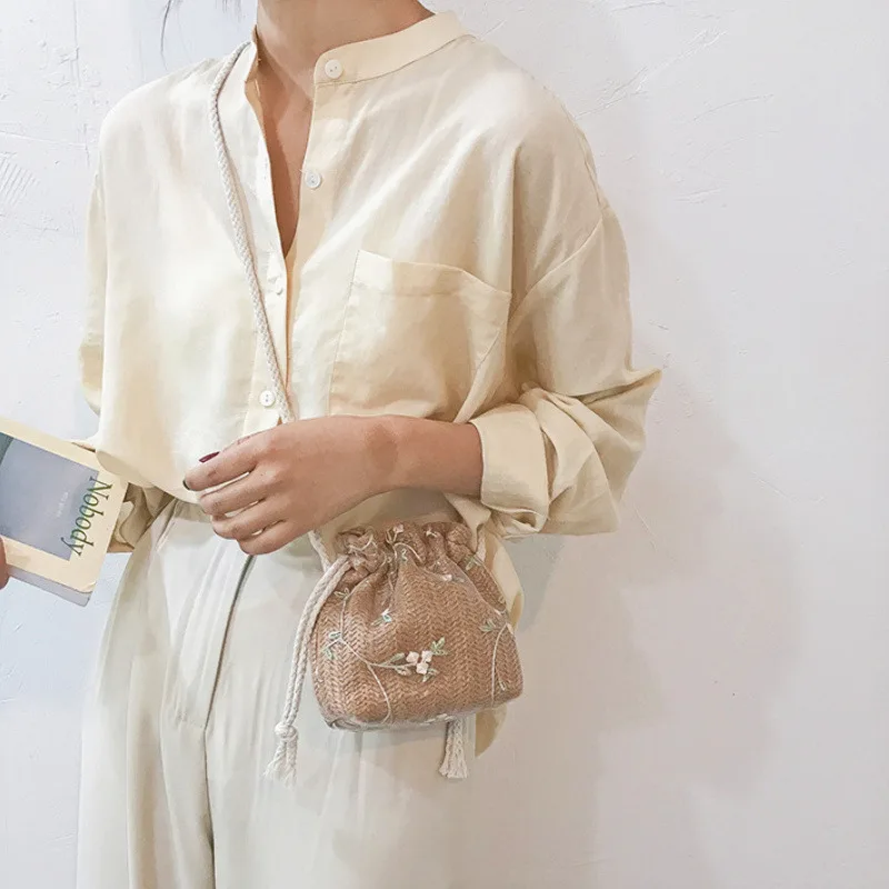 Mode Kleine Schulter Taschen Frauen Kordelzug Stroh Strand Taschen Blume Stickerei Taschen Damen Spitze Crossbody Handtaschen für Reise — изображение 2