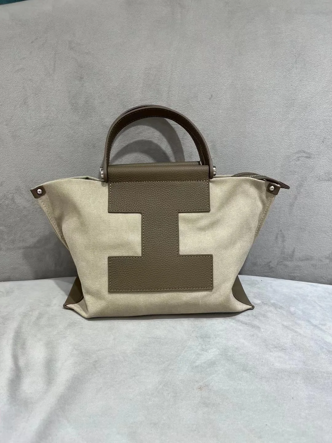 Dave&Di British Fashion Retro Canvas Leather Stitching Large Capacity Bag Commuter Tote Casual Messenger Bag Women