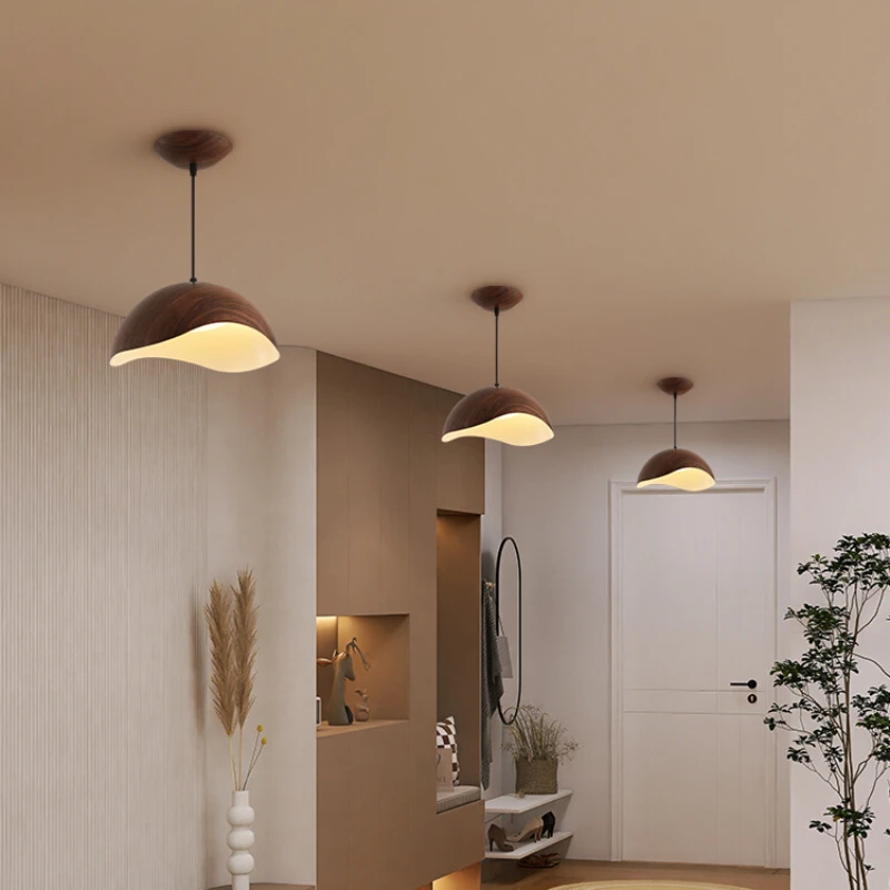 Restaurant chandelier post-modern creative wood grain UFO island table lamp, simple aisle lamp, study room café lamp