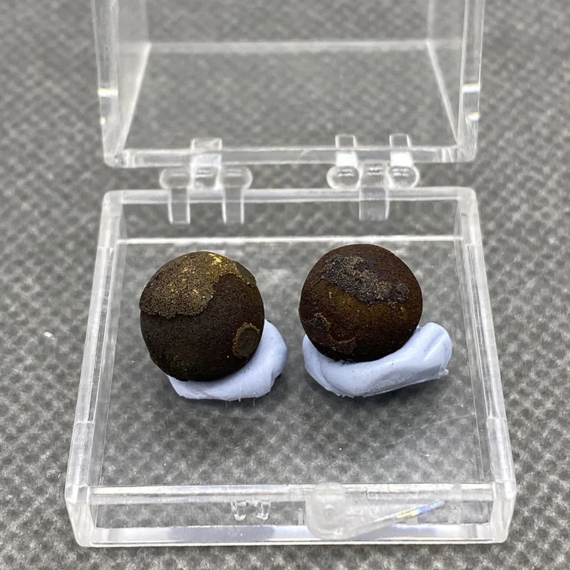 100% natural acicular mirror iron ore rough crystal stone ore specimen +box size:35*35*35mm