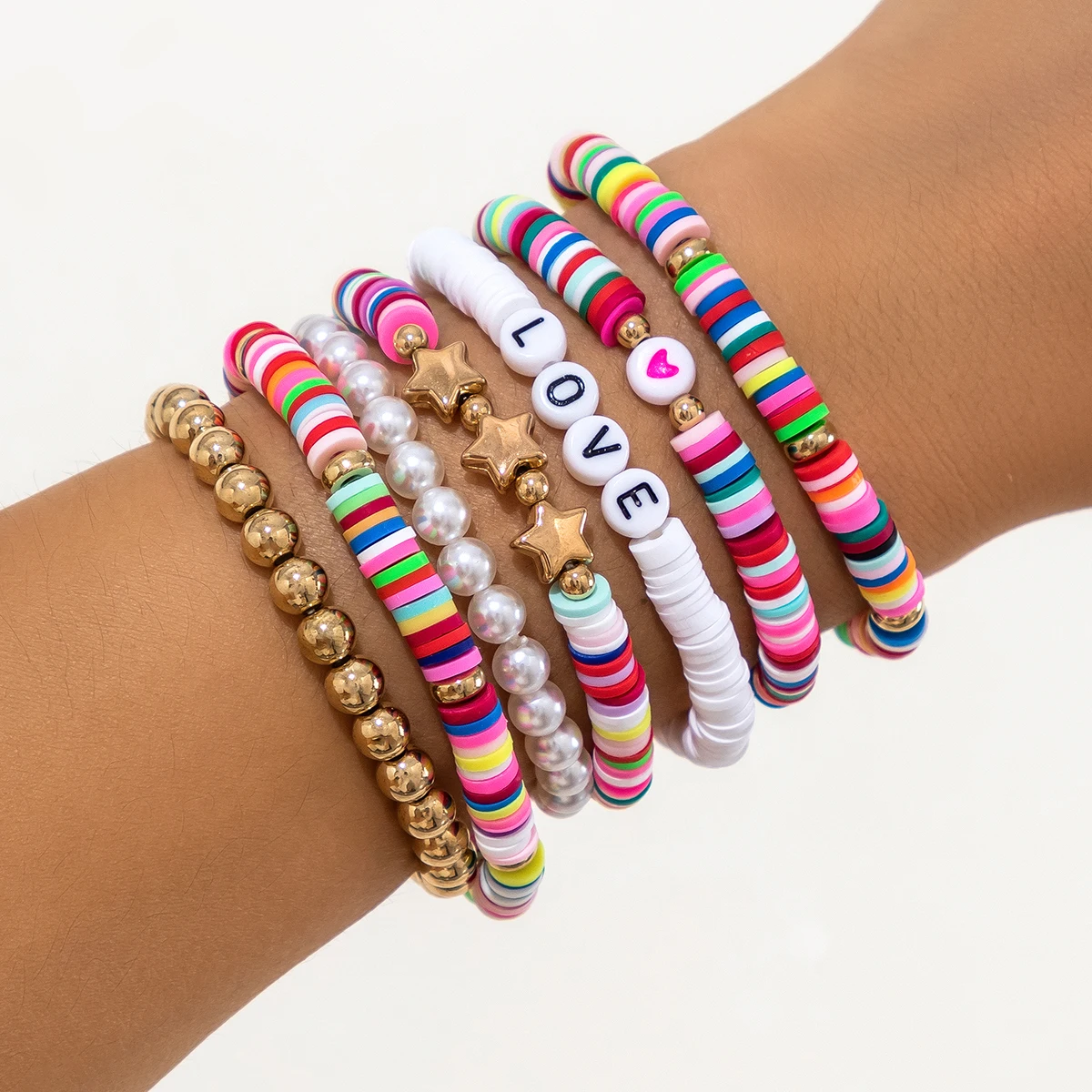 Bracciale Elastico Con Iniziale Personalizzata – Perline In Argilla Bianche E Nere Con Charms Oro – 19 Cm – Regalo In Scatola - 3