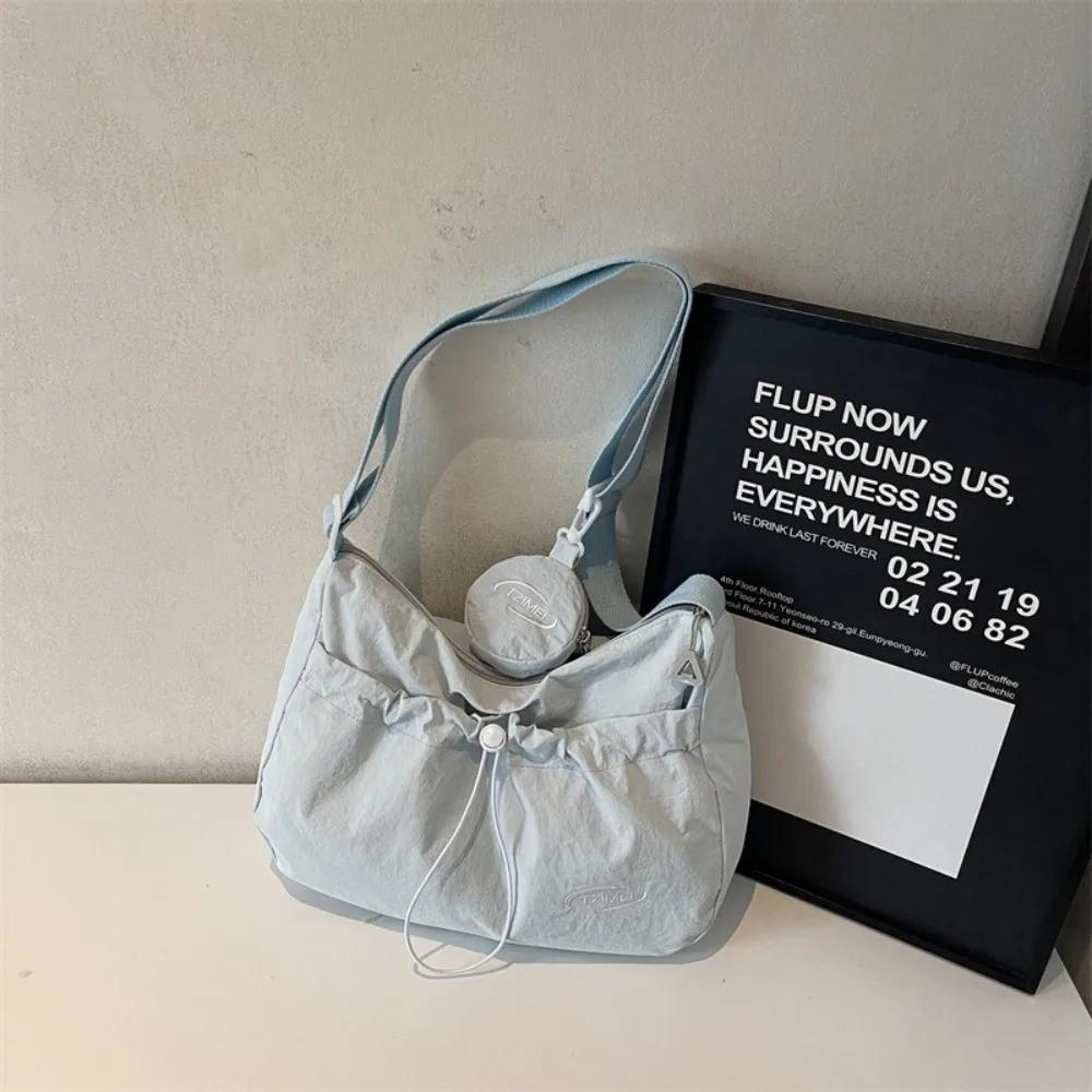 حقيبة كتف برباط كاجوال بسيطة وخفيفة الوزن وسعة كبي...