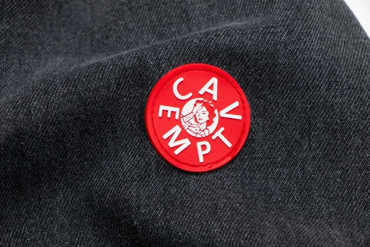 Рисунок 6 - Винтажные джинсовые куртки CAVEMPT