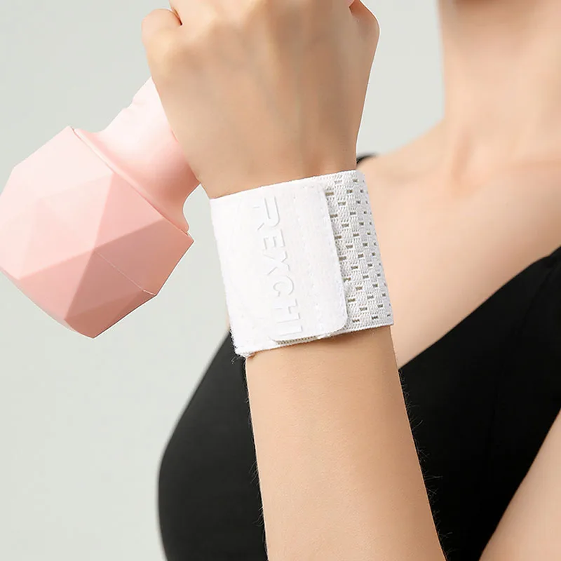 Wrist Strap Protector Sweatband for Weightlifting Fitness Dumbbells Gym Football Basketball 1Pcs