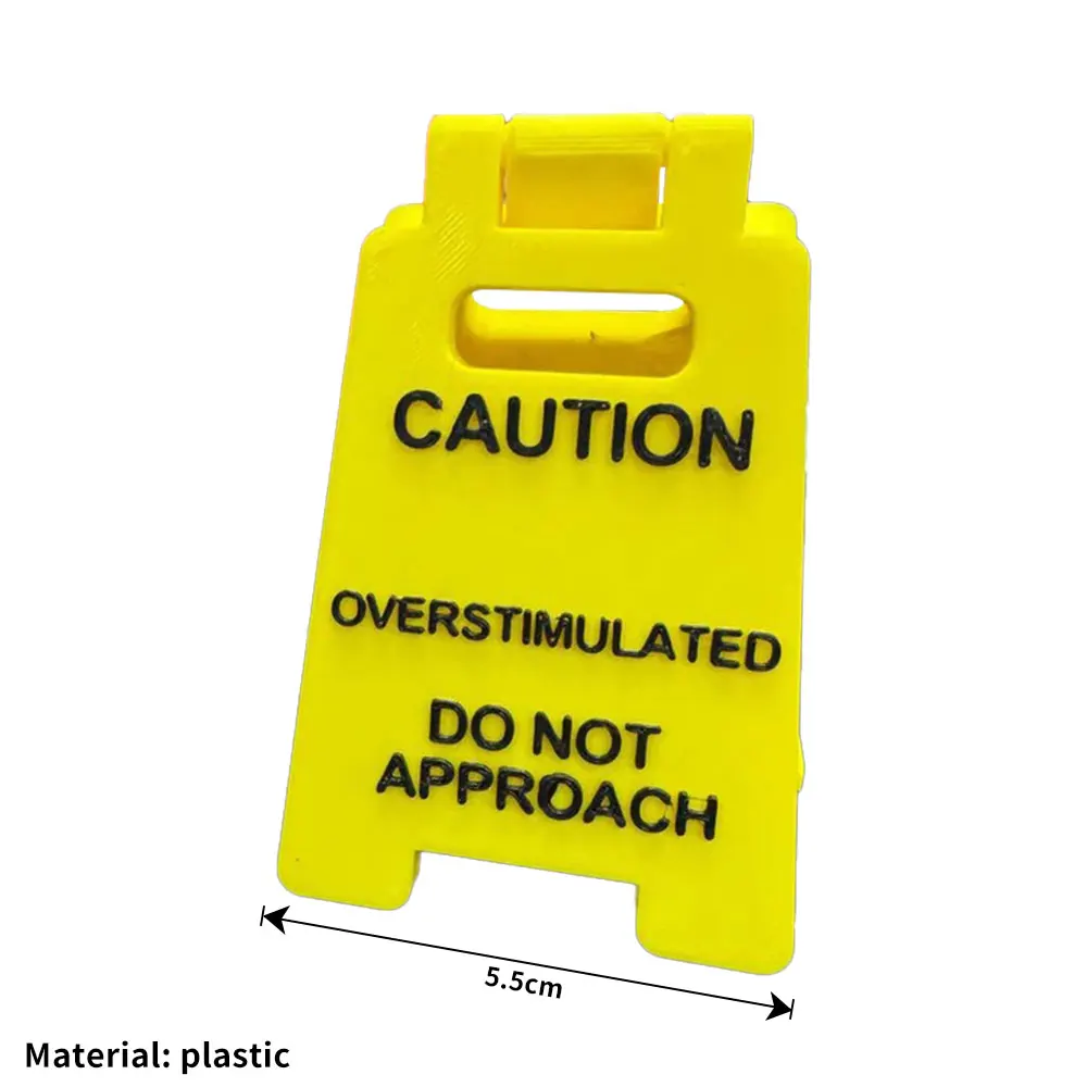 Letrero de escritorio "Caution Overstimulated, no se acerca" - Decoración de oficina humorística, regalo unisex para compañeros de trabajo, decoración de habitación versátil