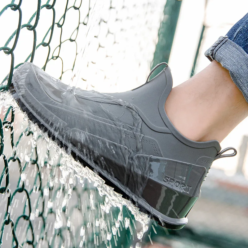 Le migliori scarpe impermeabili a tubo alla moda lavaggio auto scarpe da  pesca in gomma scarpe da pioggia leggere antiscivolo per esterni scarpe da  pioggia di marca per uomo - AliExpress