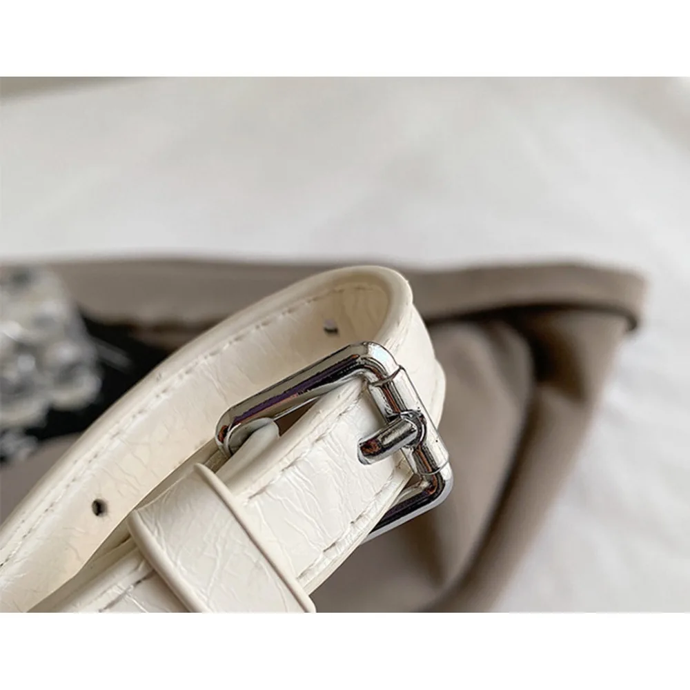 New 2024 niche fragrance style single shoulder crossbody bag, fashionable and versatile Korean version small bag_voghion.com