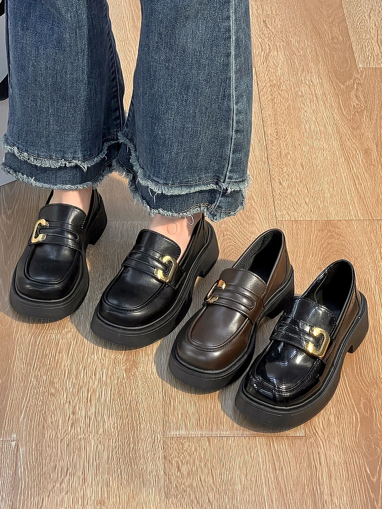 

Женские туфли 2023, подходящая ко всему женская обувь, черные туфли на плоской подошве в британском стиле, с круглым носком, звеньевая платформа с мехом, повседневная обувь Sn