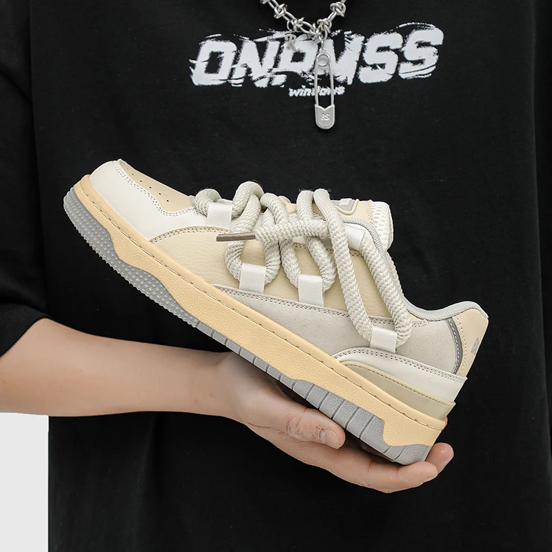 

Men Skateboarding Shoes Retro Male Sneakers Platform Thick Bottom Casual Sneakers Comfortable Breathable Vulcanized Shoes