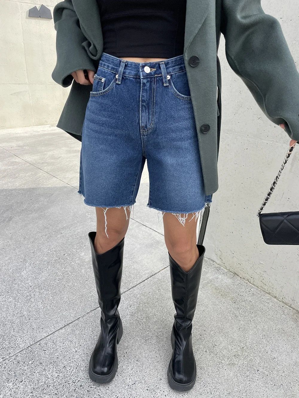 New 2024 Summer High Waist Denim Shorts For Women Pockets Burrs Blue Color Short Jeans Women Streetwear Casual Women's Shorts