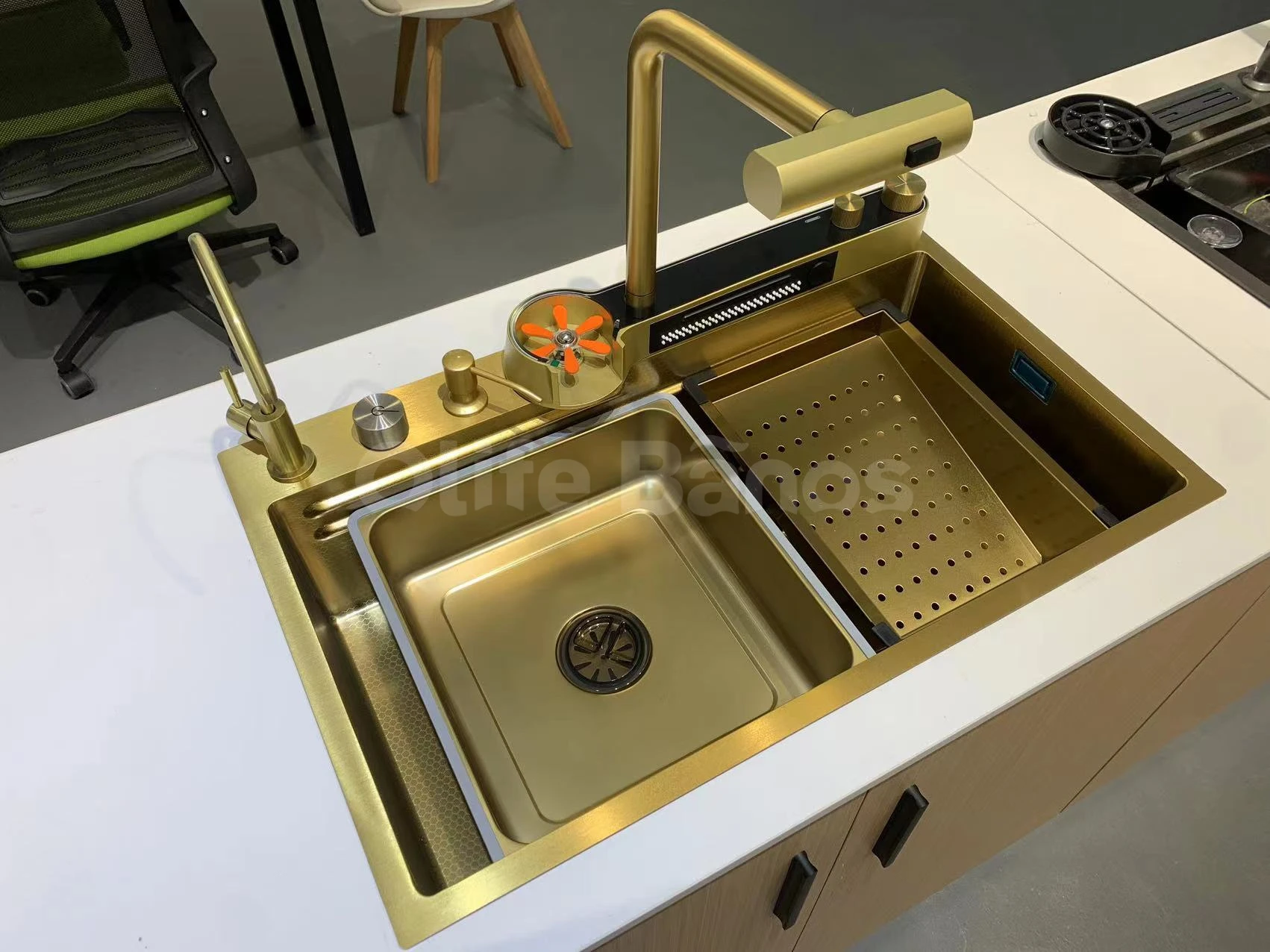 TikTok Trend Gold Smart Digital Display Emitting Diode Double Waterfall Rainfall Faucet Honeycomb Nano Ceramic Kitchen Sin 4