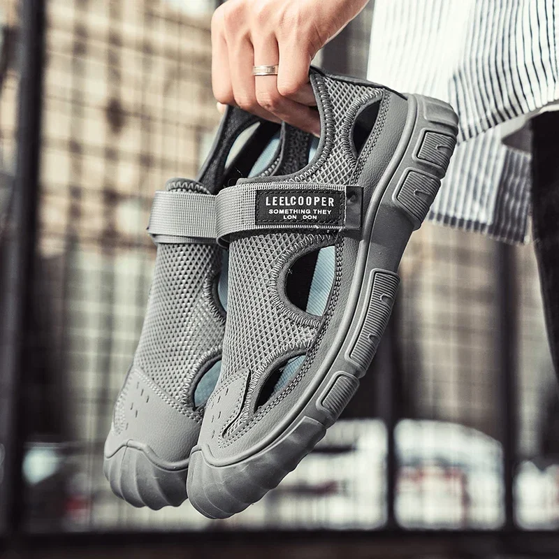 New Summer Breathable Sandals Outdoor Net Surface Beach Shoes Leisure Hollow Deodorant Soft Sole Wear-resistant Frame  Shoes 2
