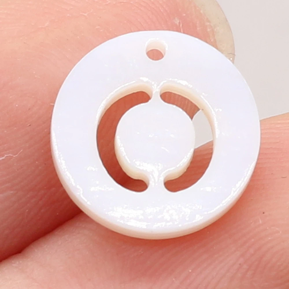 50PCS Natural White Shell A-Z Shaped Letter Beads with Loose Spacing Beaded Jewelry Making Necklaces Earrings Accessories