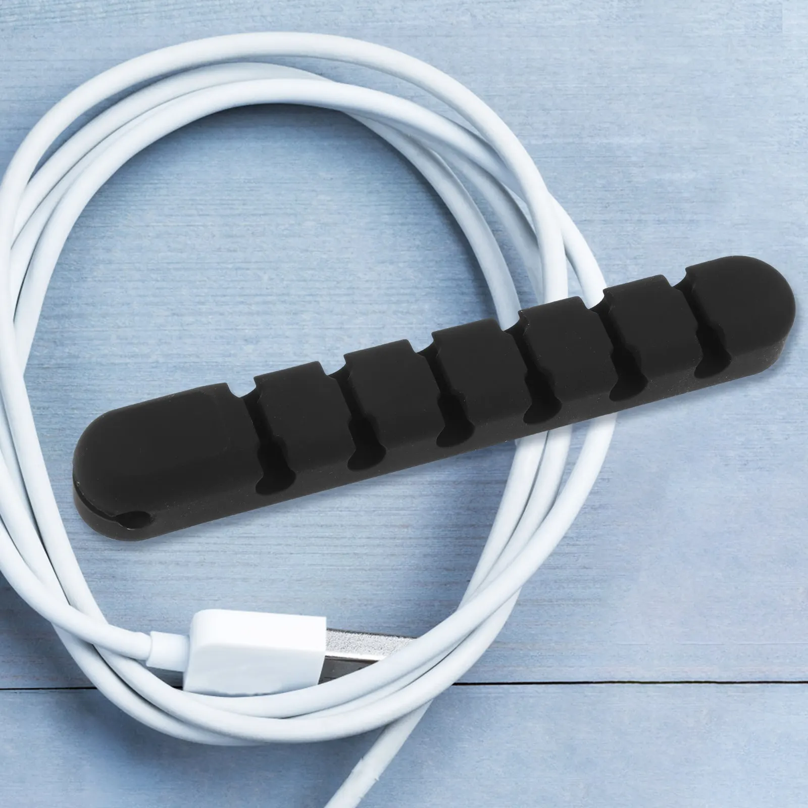 2Pcs 케이블 홀더 클립 데스크 와이어 정리기 전자 케이블을 깔끔하게 정리하기 위한 자체 접착식 코드 관리 솔루션