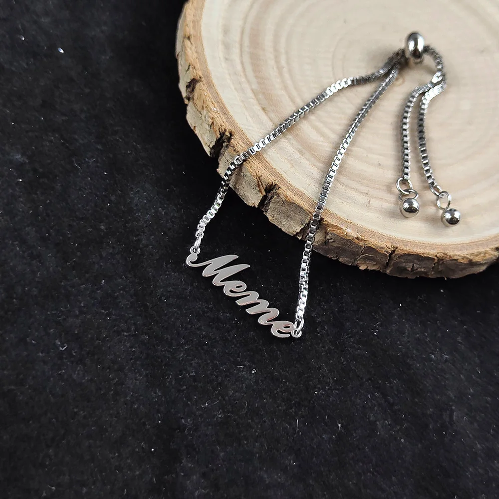 Рисунок 6 - Женские браслеты из серебристой металлической цепи