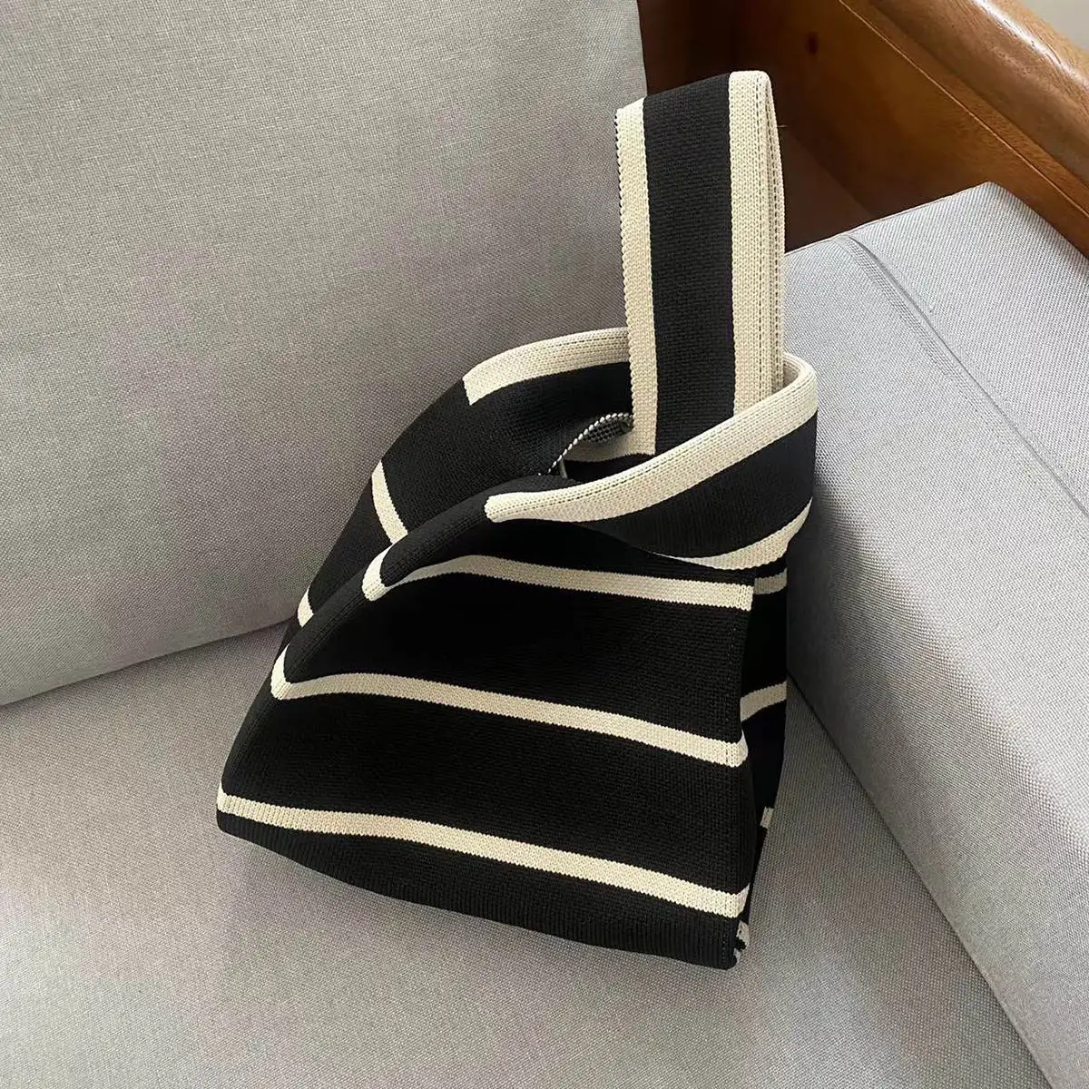 

20*23cm Niche Design Stripe Knitted Handbag One Shoulder Korean Style Trendy Versatile Tote Bag Eco Friendly Reusable Hand Pouch