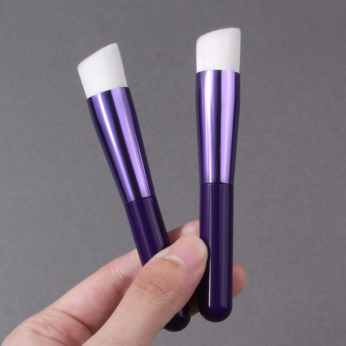 2PCS 퍼플 파운데이션 컨실러 브러쉬, 밀도가 높은 합성 브리슬 앵글형 메이크업 브러쉬(리퀴드 파운데이션, 크림 컨실러용)