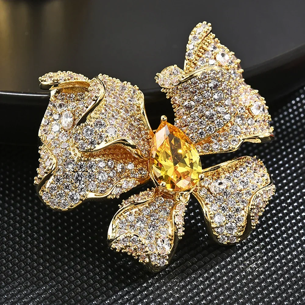 Delicate Full Rhinestone Bowknot Brooches For Women Fashion Luxury Crystal Bow Shaped Buckle Pins Clothes Badge Wedding Jewelry