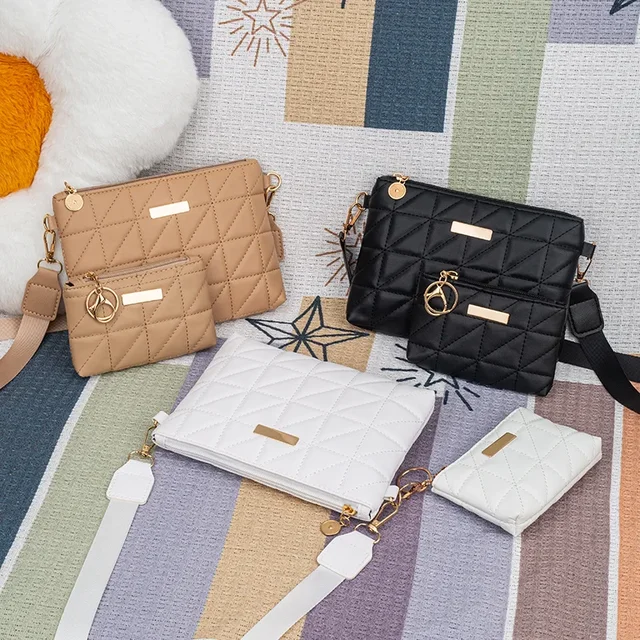 Solid color women's shoulder bag with a full sense of design, simple messenger bag, and small square bag that can go out.