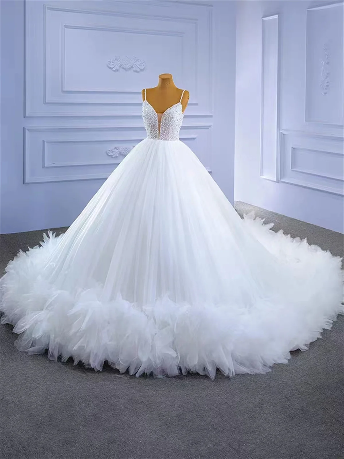Puffy Wedding Dresses With Long Trains