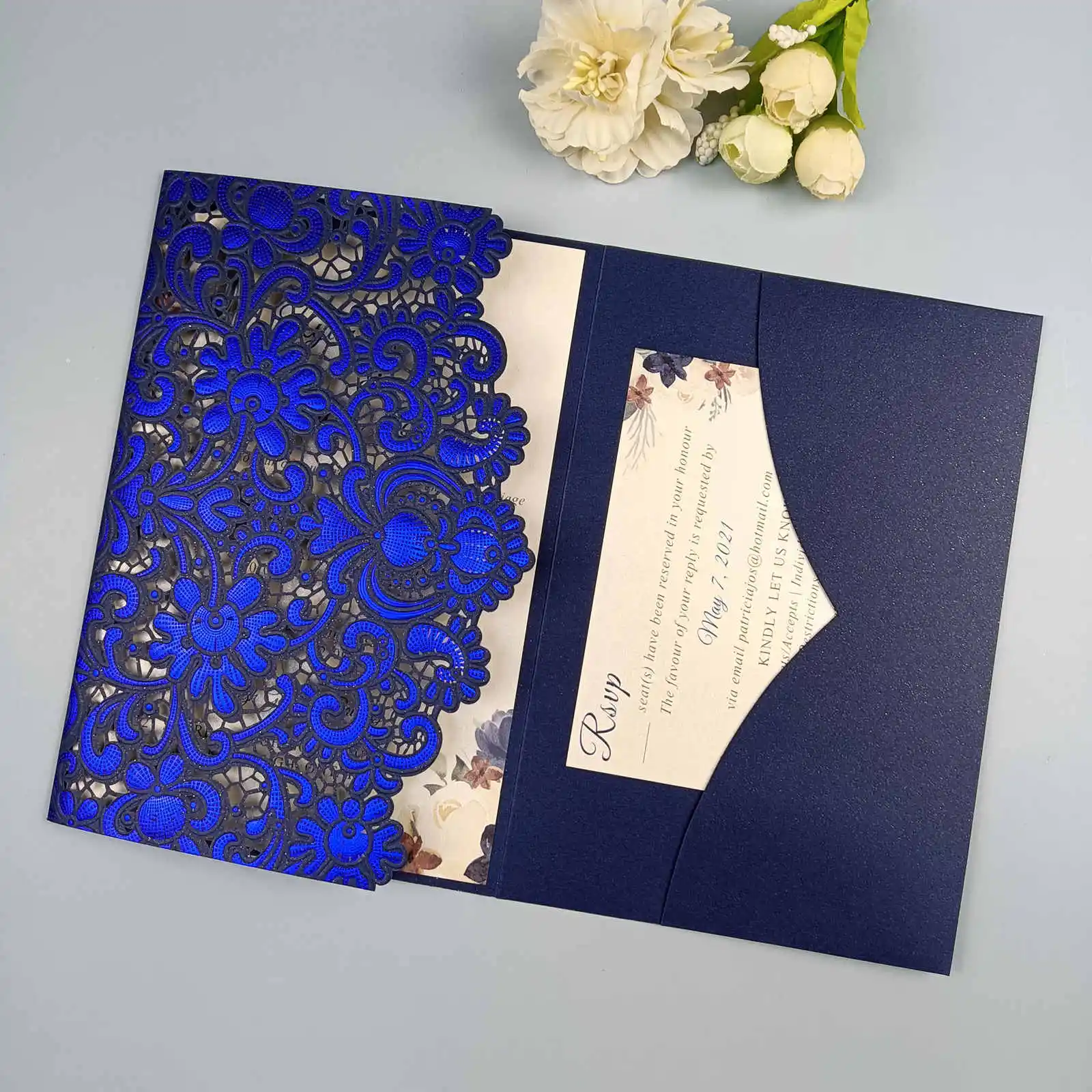 Greeting Cards Wedding Invitations 1pcs White Red Black Pink Navy Blue Laser Cut trifold Wedding Invitation Cards 3 fold Personalized Pocket Invite RSVP