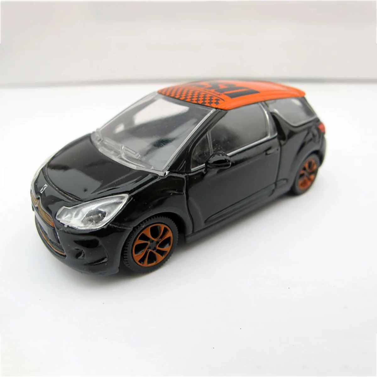 1:64 スケールシトロエン DS3 ラリーカーダイキャスト合金車