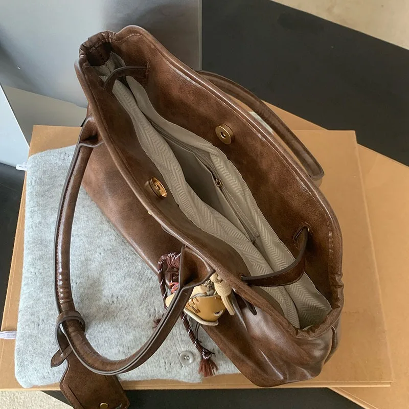 PU Leather Commuter Fashion Vintage Casual Tote Bag Maillard Stylish Crossbody Bags for Women Texture Large Capacity Temperament