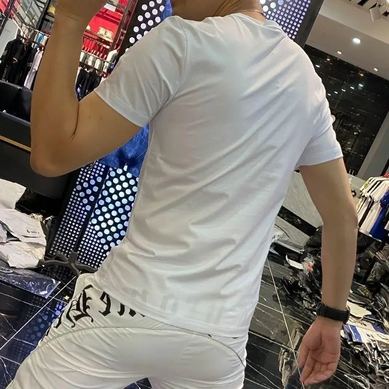 Рисунок 6 - Мужская одежда, летняя модная футболка