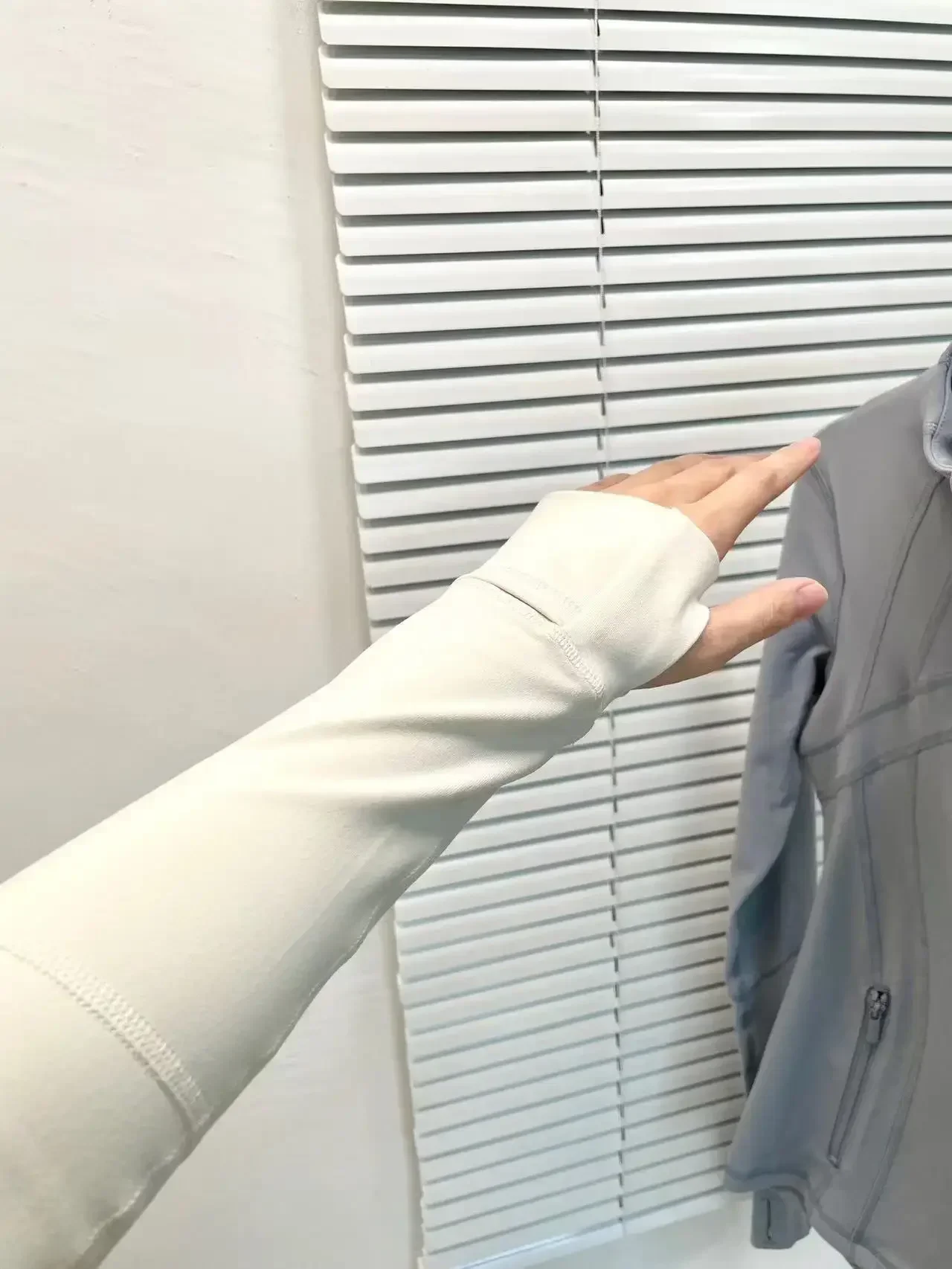 Women Define Sports Jacket Hip Length Running Buttery-soft Weightless Four-way Stretch Sportswear Women Yoga Athletic Jackets