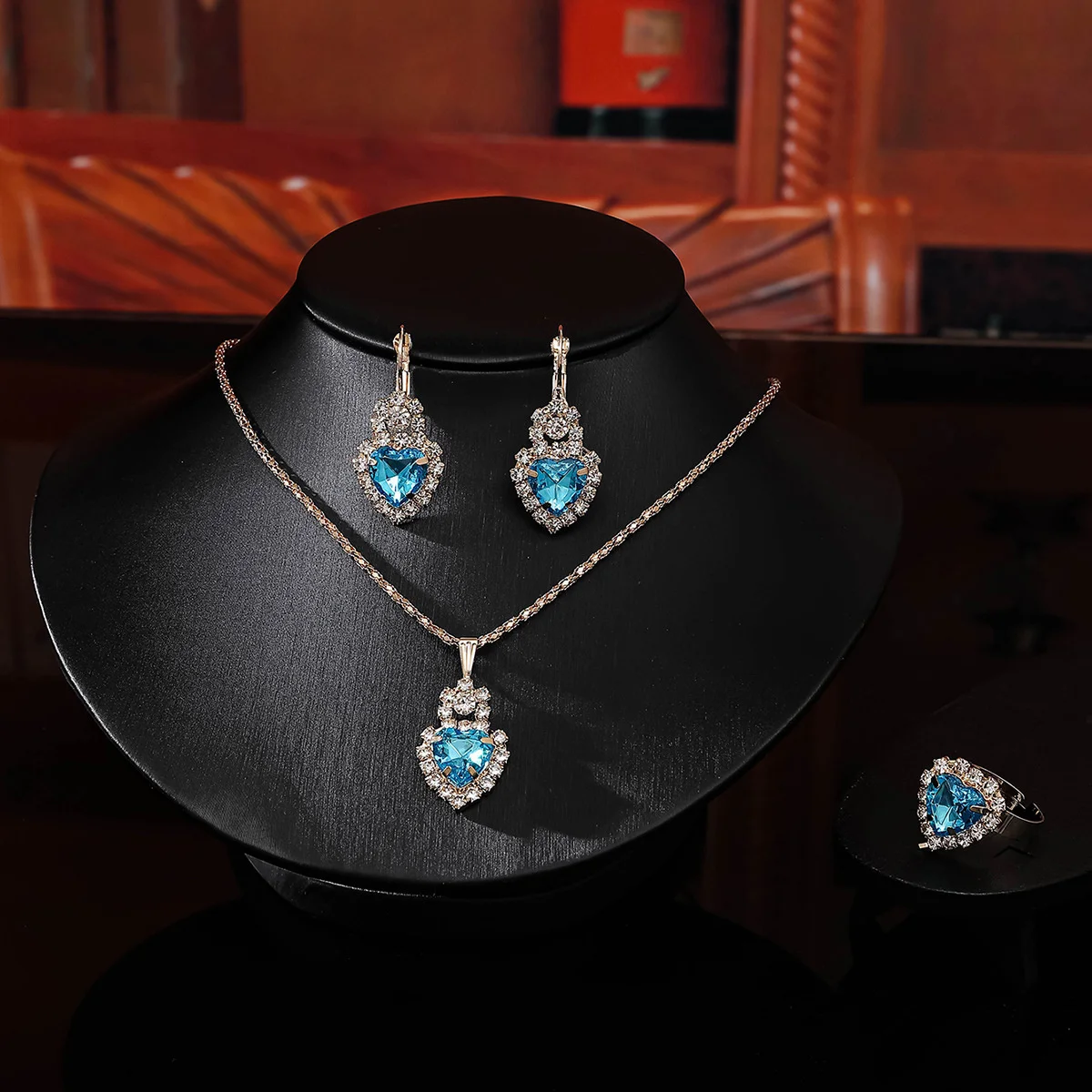 5pcs/Set-Fashionable Women's Watch with Simple Roman Dial Quartz Watch Women's Leather Strap Watch Jewelry Set (no Box)