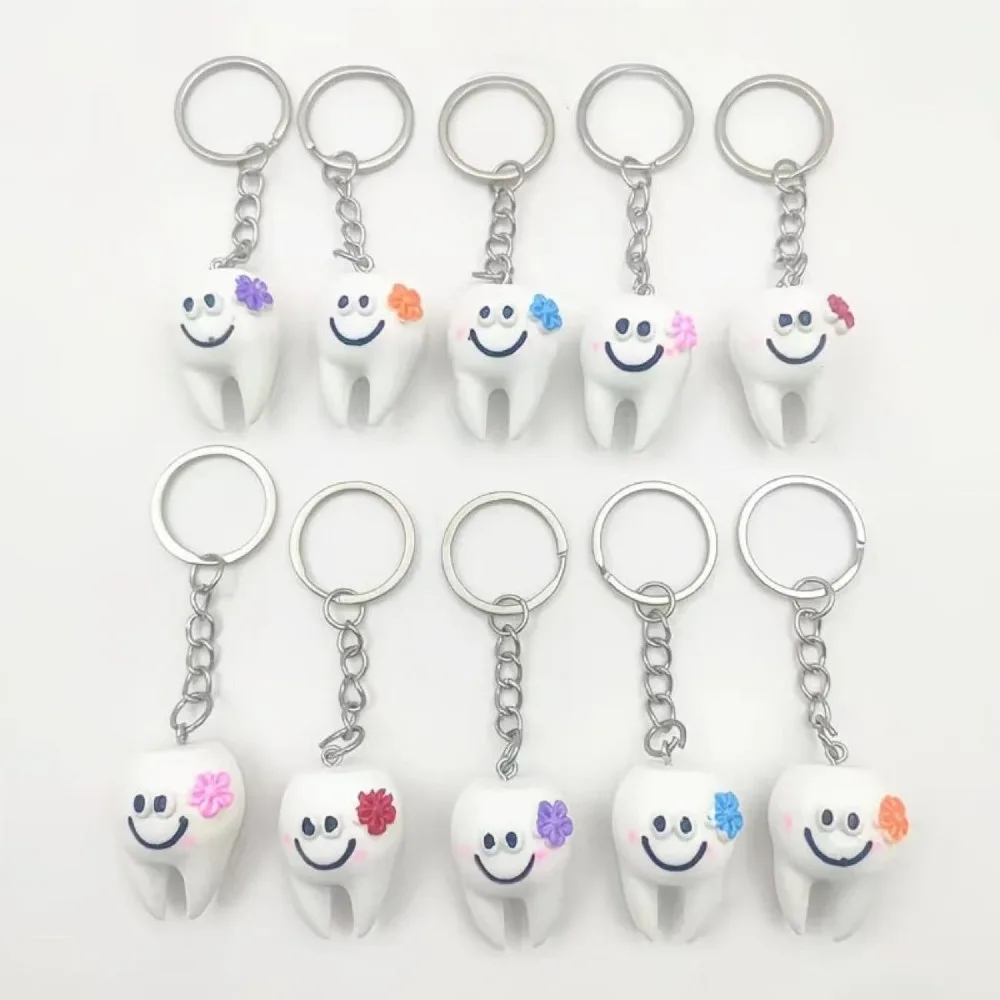 50PCS 휴대용 치실 키 체인 치아 청소 치아 모양의 열쇠 고리 구강 관리 15M 길이 치실 구강 위생 클리닉 선물