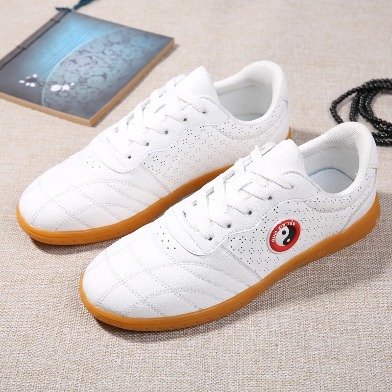 Unisex Soft Leather Kung Fu Shoes Breathable Comfortable Tai Chi Shoes Wear-Resisting Martial Arts Sneakers Non Slip Wushu