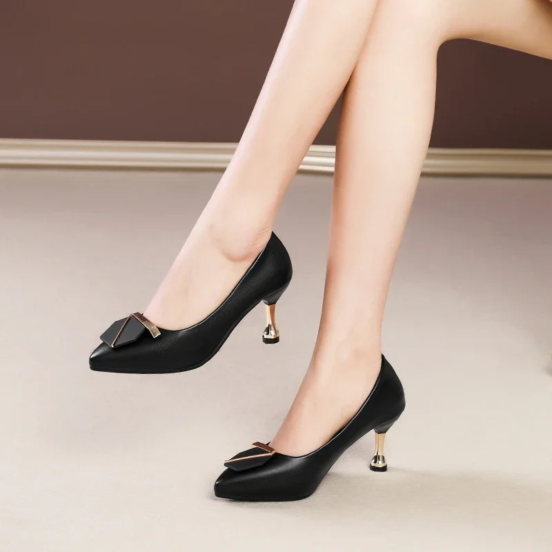 

Женские туфли на высоком каблуке, кожаные туфли из мягкой кожи на среднем каблуке с острым носком, весна-лето-осень 2024