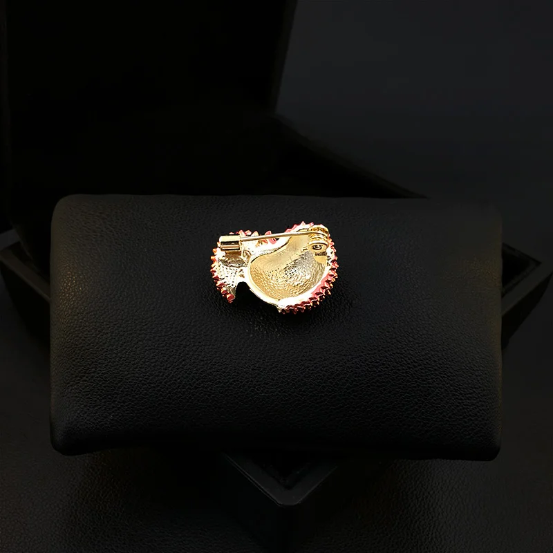 Cute Design Lychee Fruit Brooch Women's High-End Suit Accessories All-Match Exquisite Small Pin Decorative Corsage Jewelry 5186