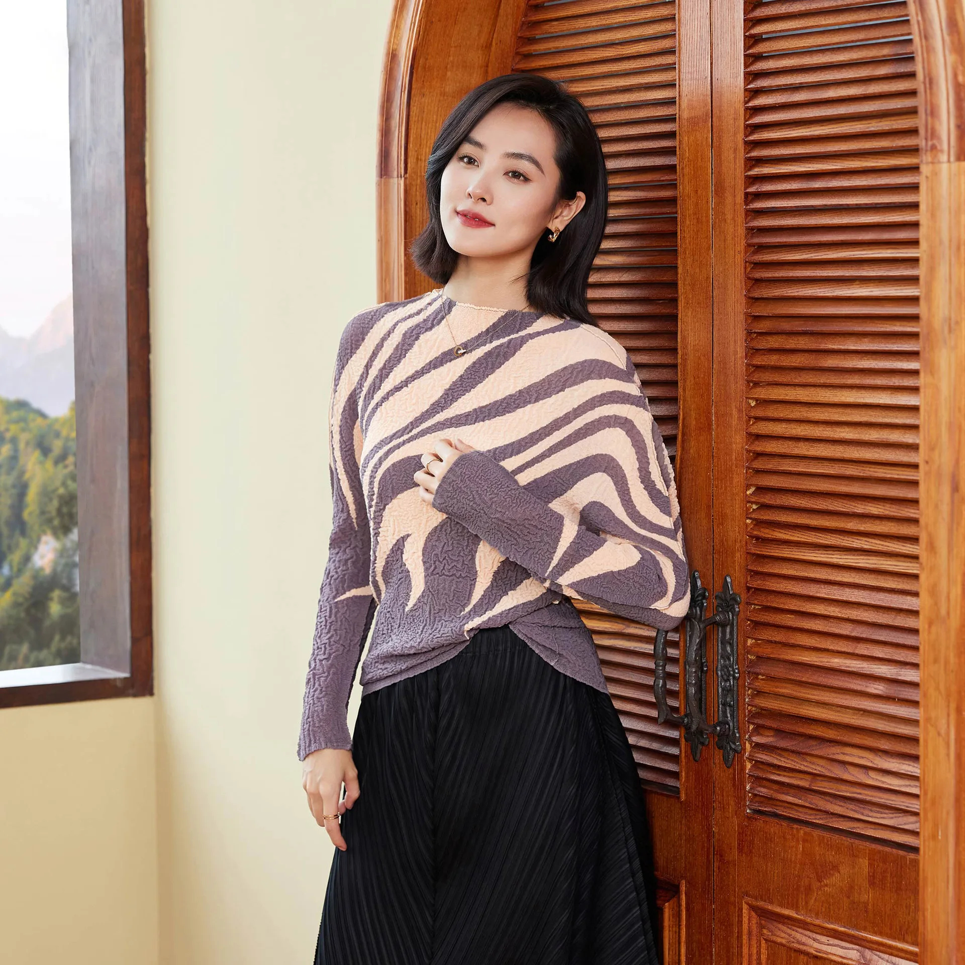 

Miyake Pleated Top Women's 2023 Autumn New Original Fashion Printed Versatile T-shirt Elastic Slim Inner Bottoming Shirt