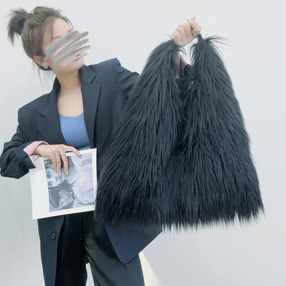 Women Fluffy Shoulder Bag Fuzzy Tote Handbag Casual Plush Tote Handbag Versatile Large Capacity Fall Winter Soft Bag