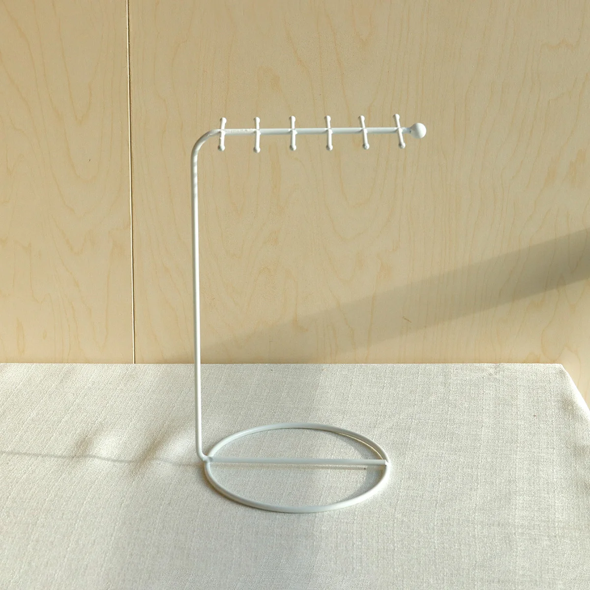 ジュエリースタンドディスプレイネックレススタンド金属メッキデスクトップジュエリースタンドタワー、ペンダント、イヤリング、ブレスレット、指輪などを吊るすための収納タワー