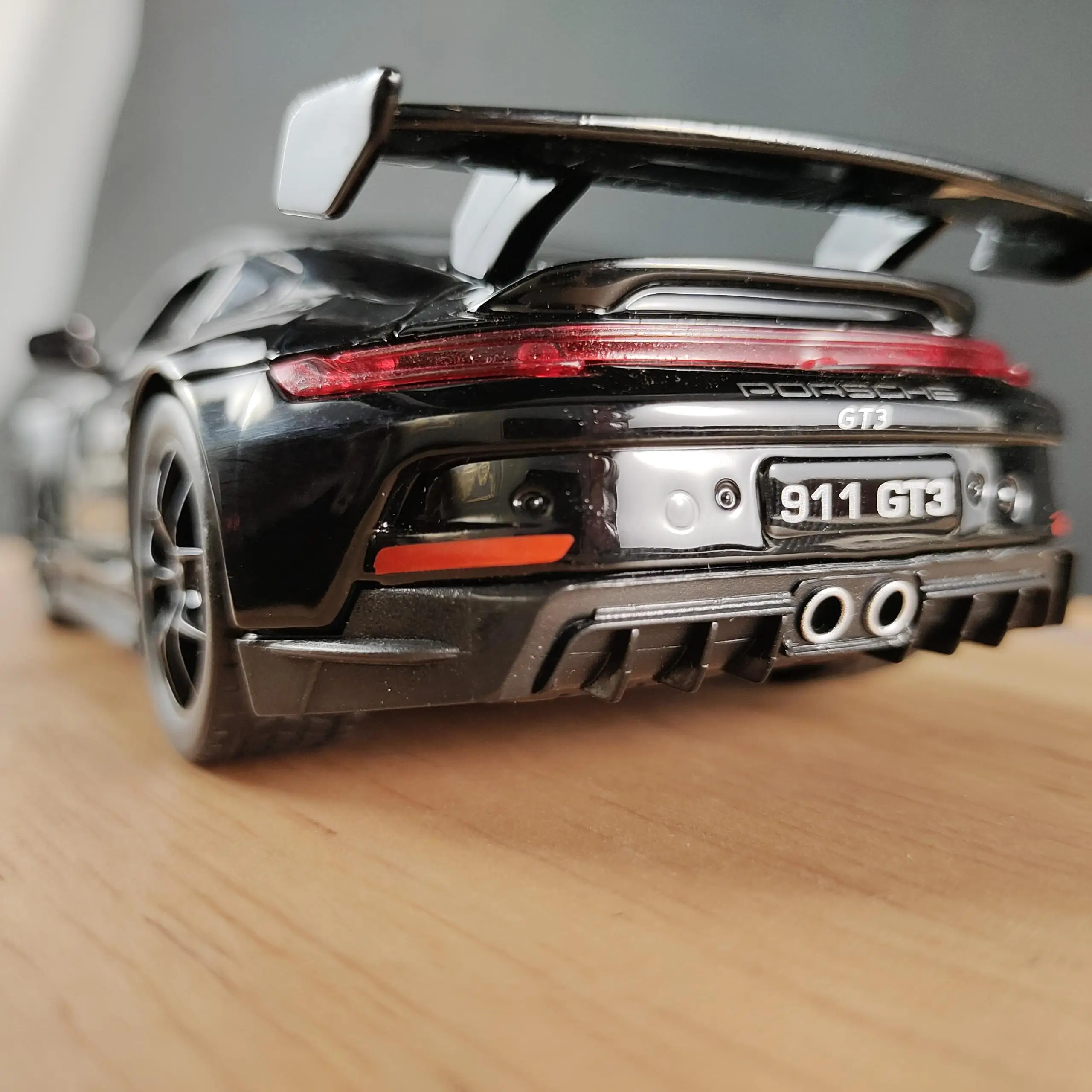 1:32 Scale Alloy Diecast Racing Car Model - 911 GT3 RS Decorative Collectible with Sound and Light Features