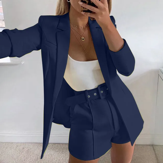 Stylish and versatile blazer for women