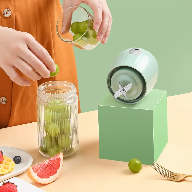 Electric Juicer Portable Smoothie Blender 4 Knife Mini Blenders USB Wireless Rechargeable Mixer Juicers Cup For Travel