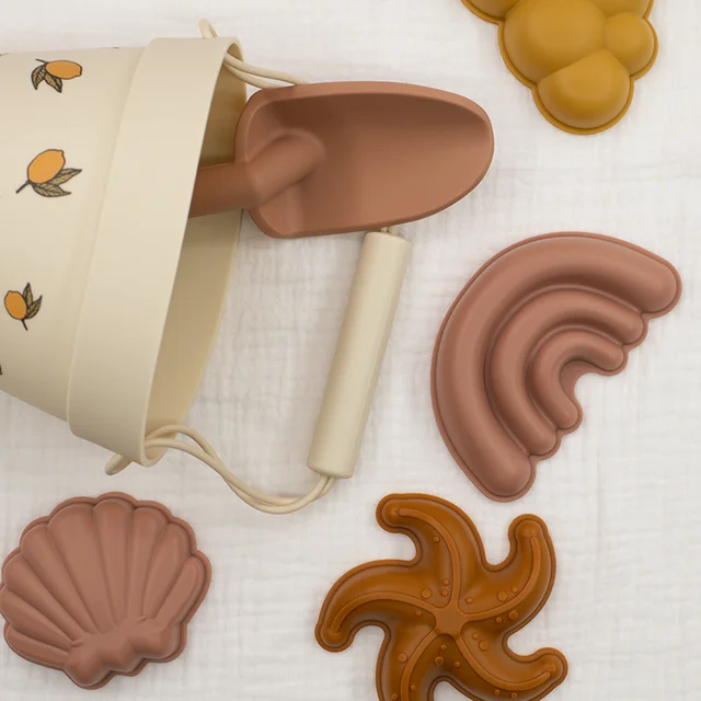 2022 New Summer Beach Toys for Kids Soft Silicone Sandbox Set Beach Game Toy for Send Children Beach Play Sand Water Play Tools 1