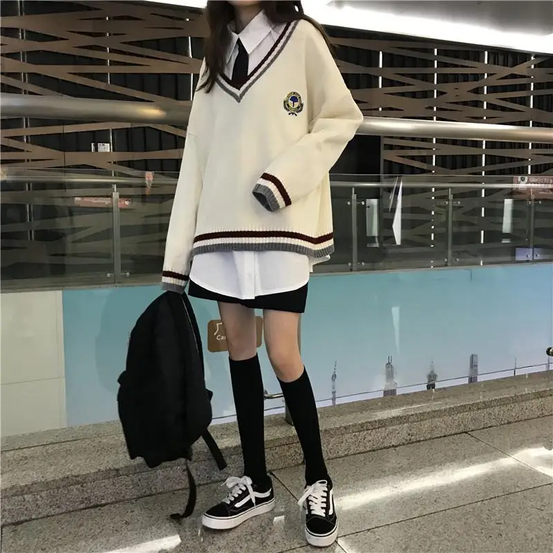 Japanese Student's Street Style w/ Puma Face Mask, Clock Rings, Fleece  Jacket, Denim Skort, Louis Vuitton, Twin Bee Patchwork Bag & Spiral Girl  Thigh Boots – Tokyo Fashion