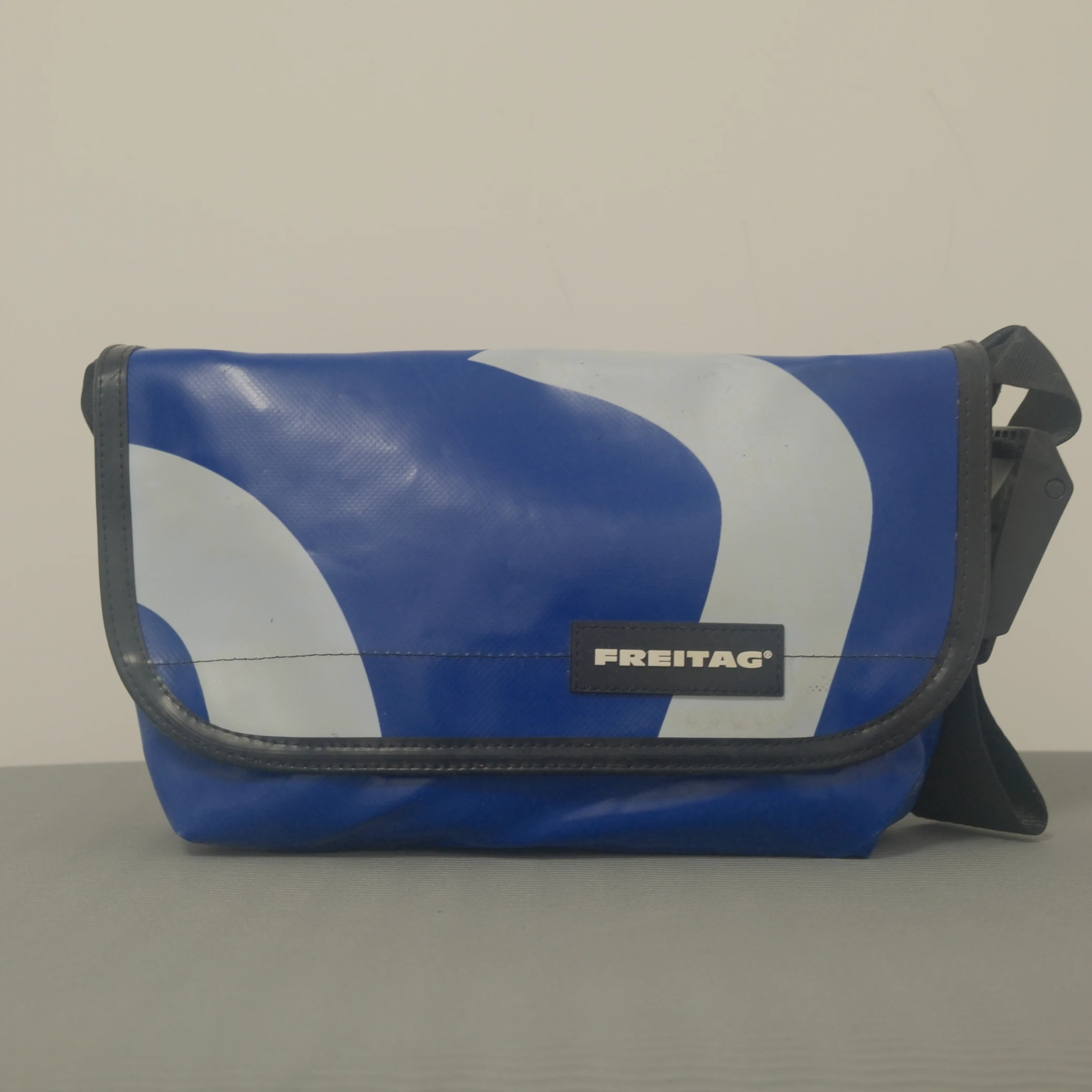 FREITAG F41 HAWAII FIVE-O Messenger Bag Single Shoulder Bag Crossbody Bag Swiss Cycling Eco-Friendly Bag