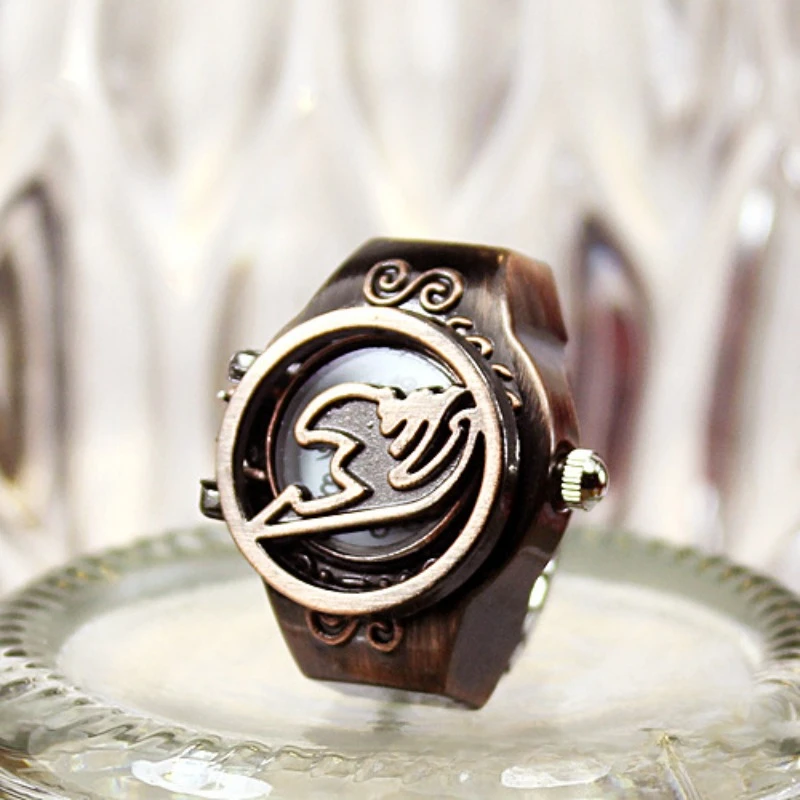 Medidor de prepared personalized animation series ring watch, ancient silver ring watch men's headband watch antique watch.