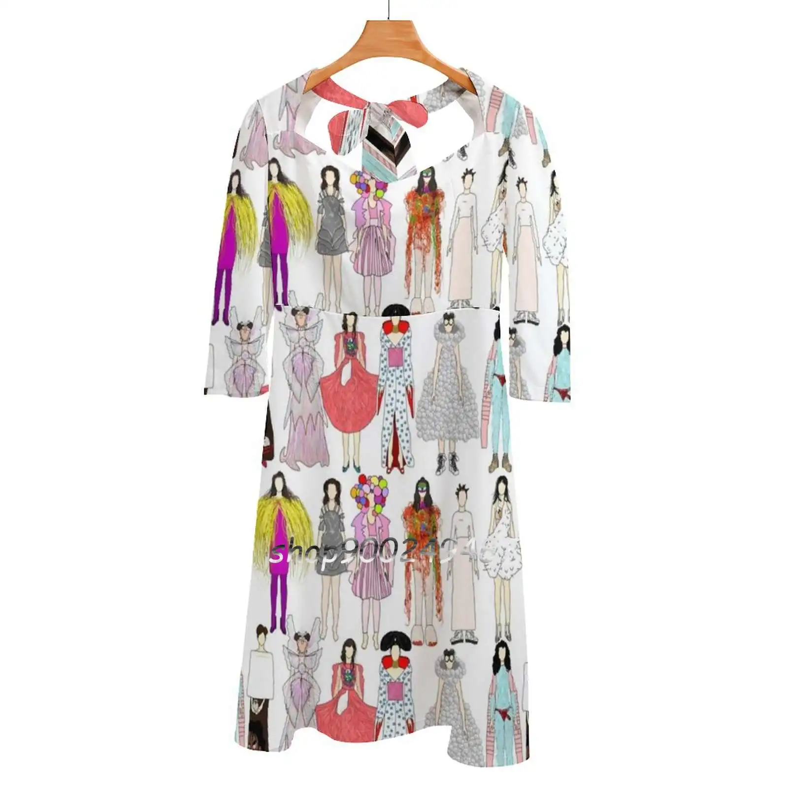 

Женское облегающее платье с квадратным вырезом