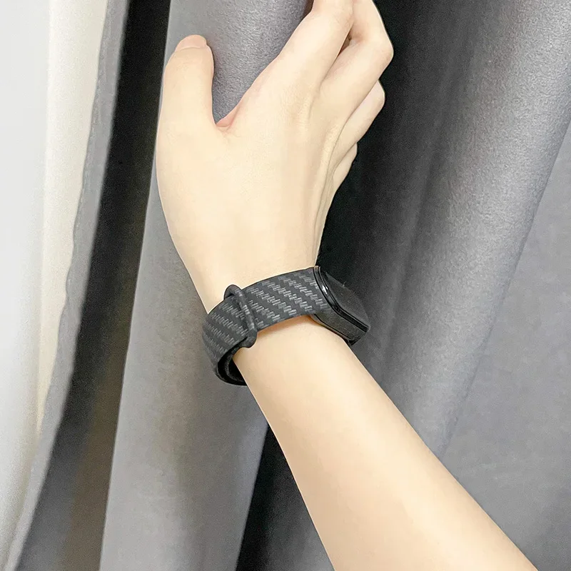 Carbon Fiber Straps for Smartwatch Wristbands - Premium Silicone Bracelet Accessories