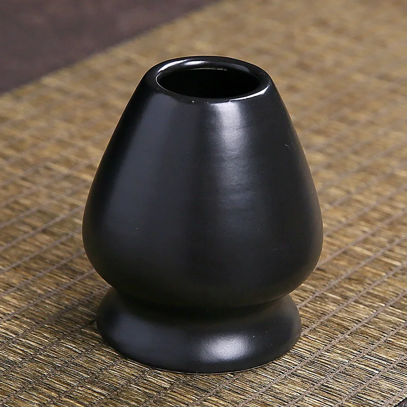 حامل شاي أخضر ماتشا من السيراميك الياباني